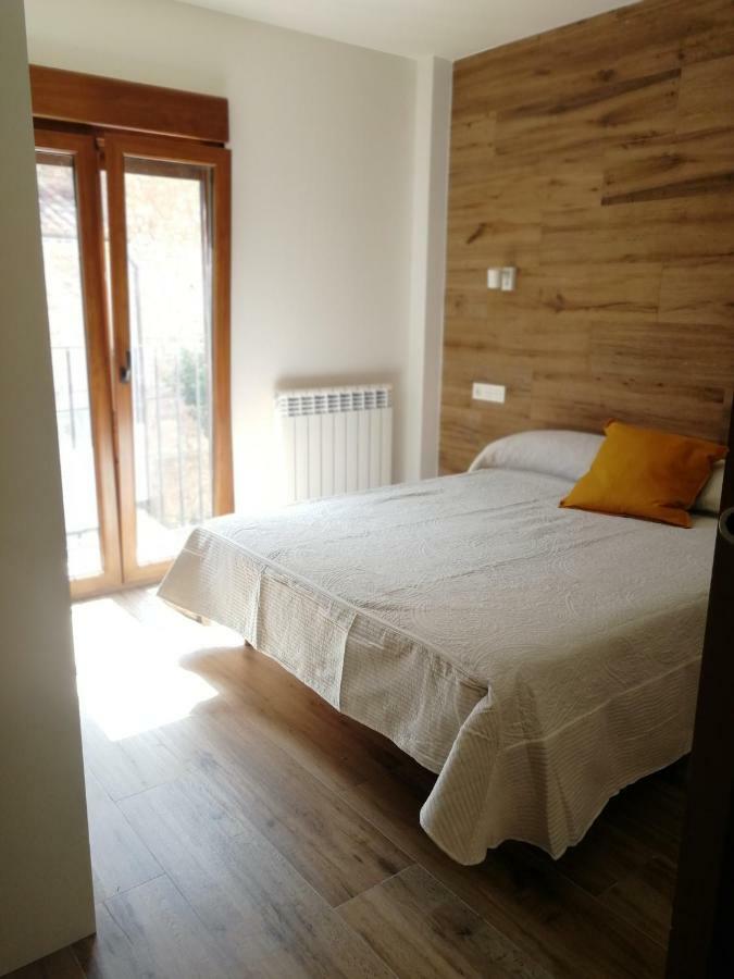 קמרנה דה לה סיירה Apartamentos La Reunion מראה חיצוני תמונה